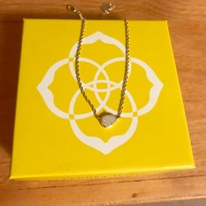 Kendra Scott necklace