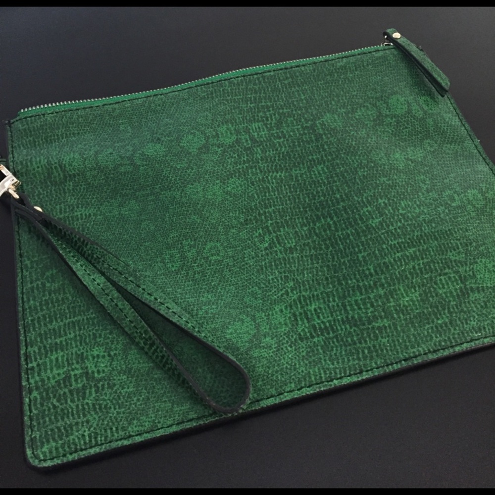 Banana Republic Green Cluth/envelope bag/wristlet