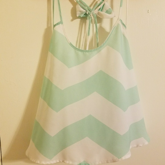 crop top - Picture 2 of 5