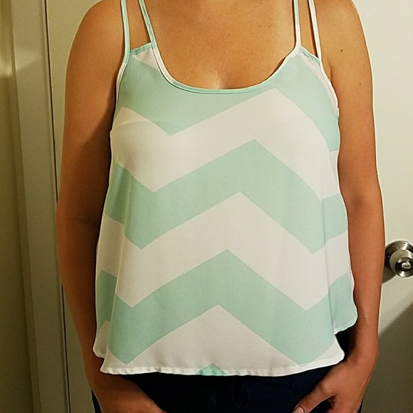 crop top - Picture 5 of 5