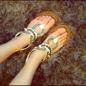 REPORT White Sandals