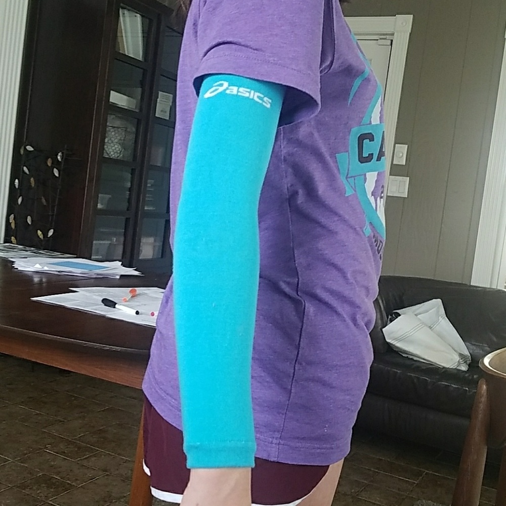 Asics sports arm sleeves