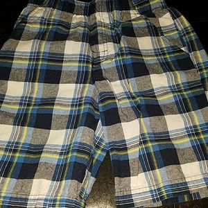 Boys size 6 plaid shorts