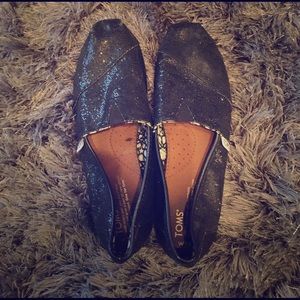 TOMS Black