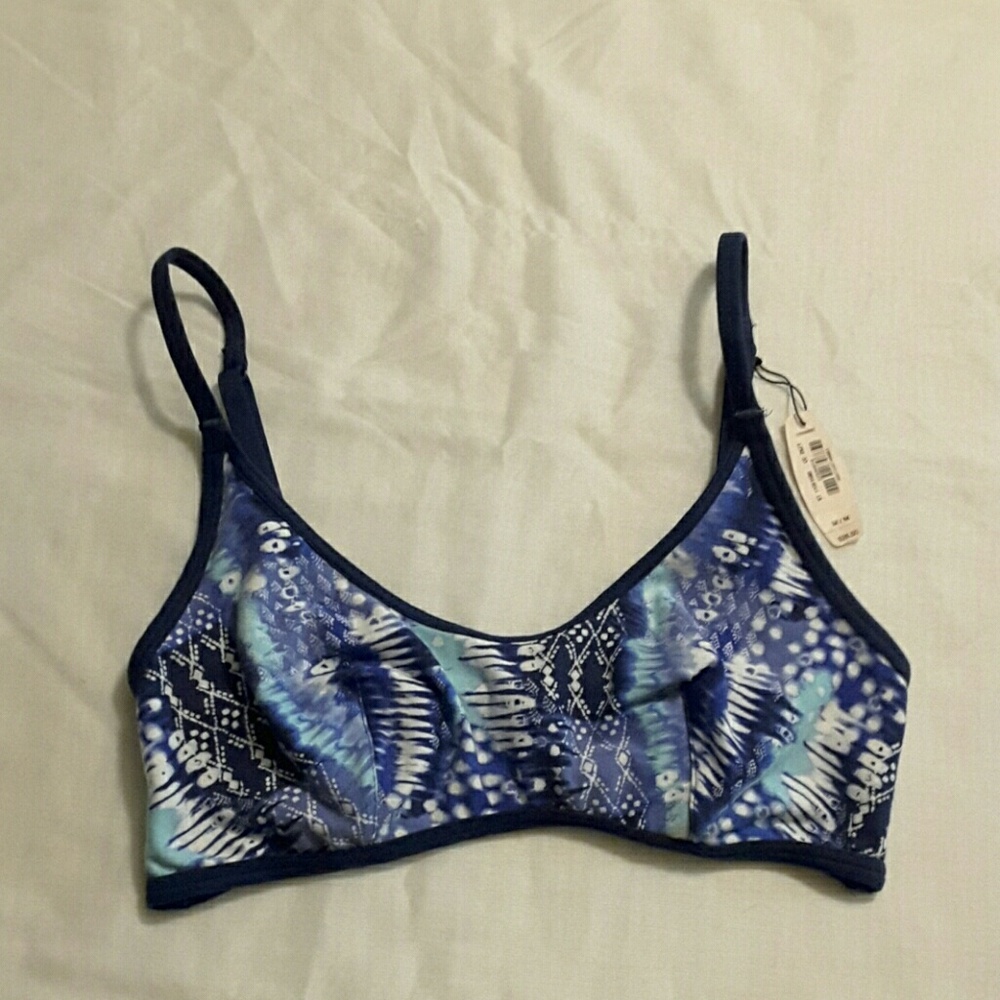 NWT -M- VICTORIA'S SECRET SPORTS BRA Caged Back