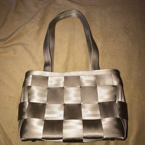 Harvey Champagne Seatbelt bag