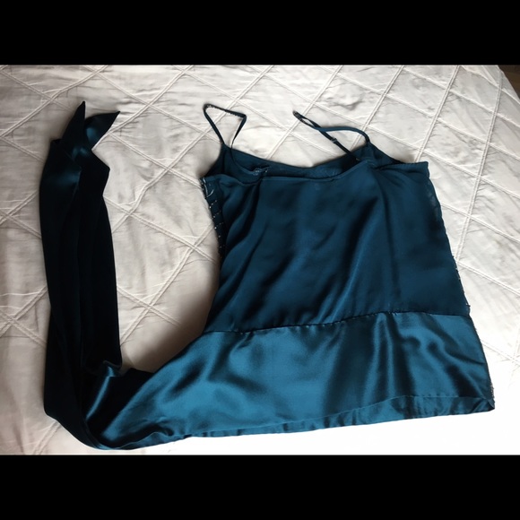 ❌🥂SOLD🥂❌Bebe Blue Silk Beaded Side-Zip Cami - Picture 4 of 8