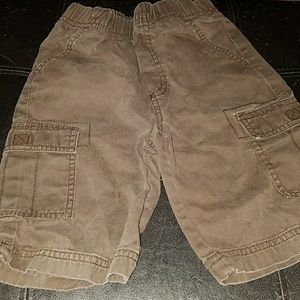Boys size 6 brown cargo shorts