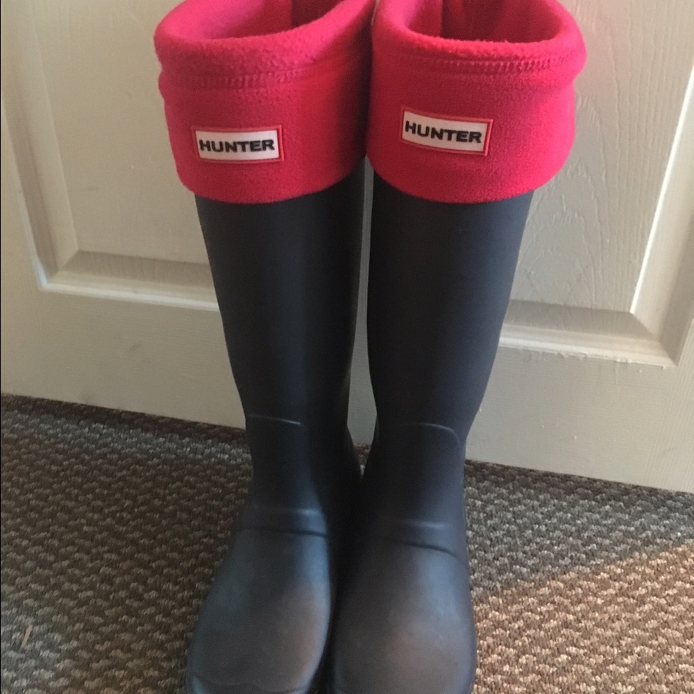 Navy Blue Hunter Boots & Red Wellie socks