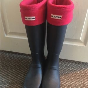 Navy Blue Hunter Boots & Red Wellie socks