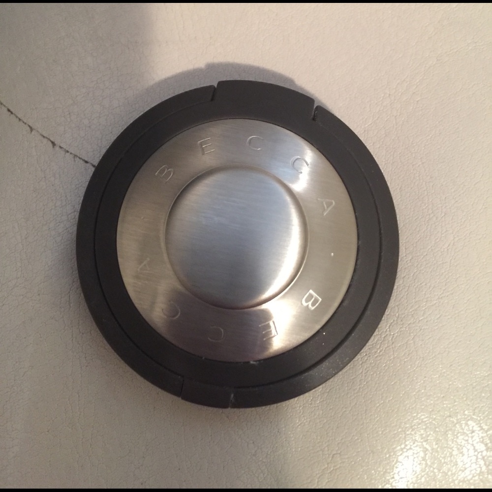 Becca highlighter moonstone