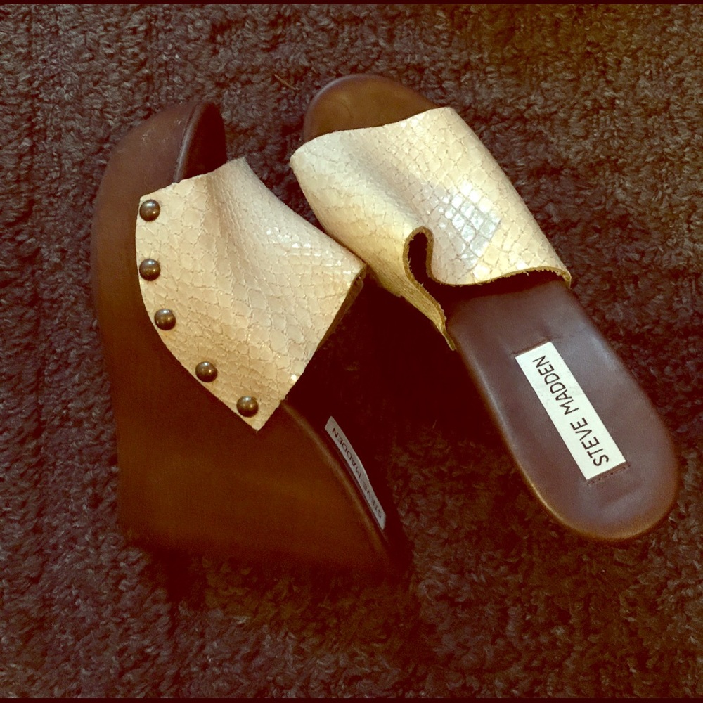 Steve Madden Wedges