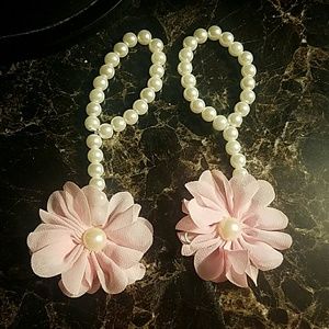 Baby feet pearl accessory