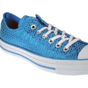 Sparkly blue converse