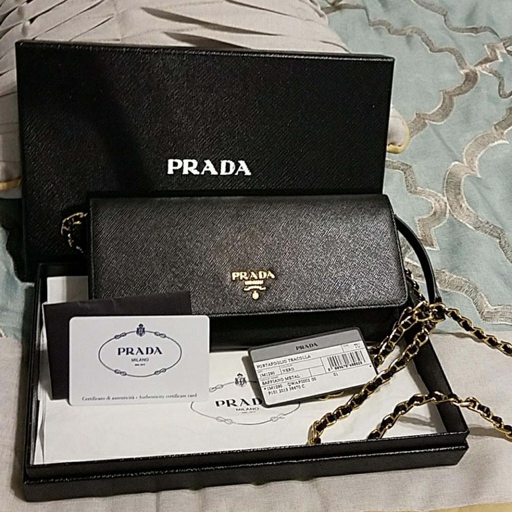 Prada - Picture 2 of 2