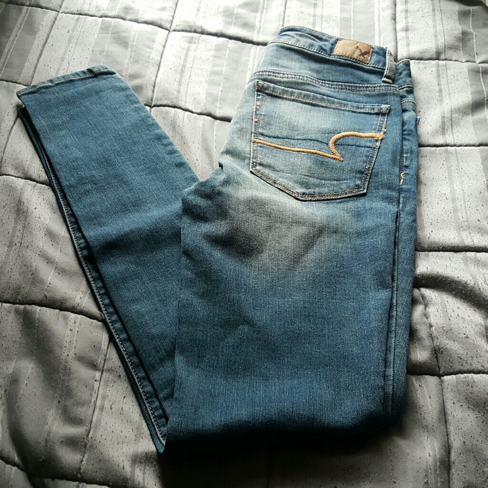 NWOT AMERICAN EAGLE JEANS / JEGGINGS