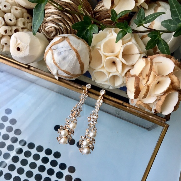 ✨Rhinestone Dangle Earrings✨ - Picture 2 of 5