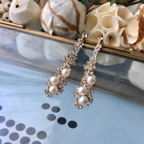✨Rhinestone Dangle Earrings✨ - Picture 3 of 5