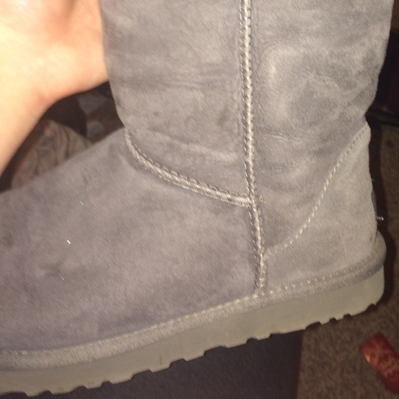 Grey UGG Boots - Little to no wear - Picture 3 of 3