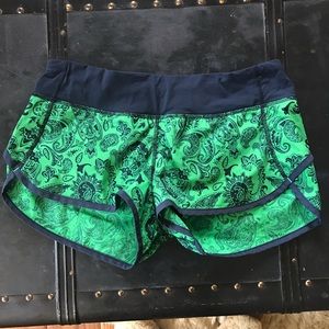 Lululemon Slalom Paisley Inkwell Speed Shorts