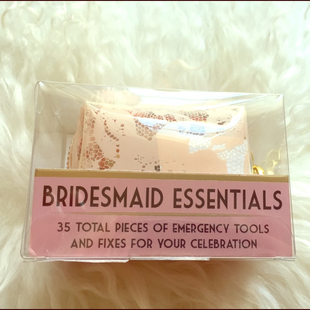 Hold⛔️Bridesmaid essentials kit