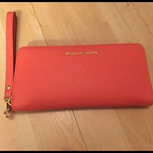 NWT Michael Kors Jet Set Travel Continental