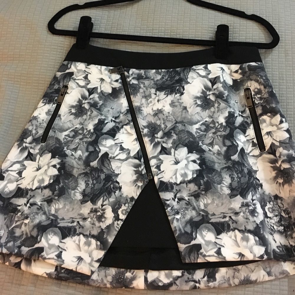 Zara floral Mini skirt