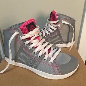 Weight lifting shoes