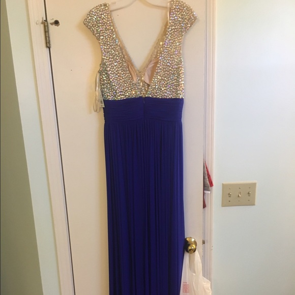 PROM/ FORMAL DRESS - Picture 2 of 2