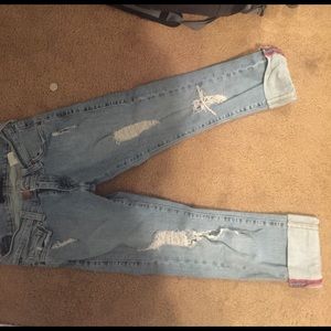 Tilted Levi's capris