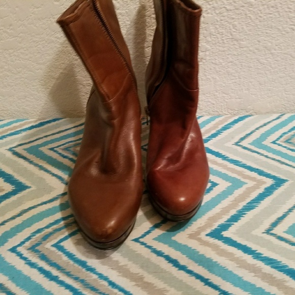 Cognac/Brown leather ankle boots - Picture 2 of 4