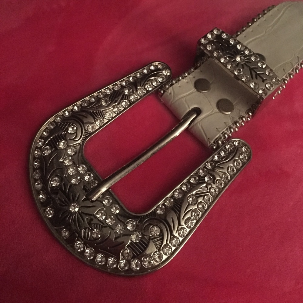 White Rhinestone Belt - Picture 2 of 3