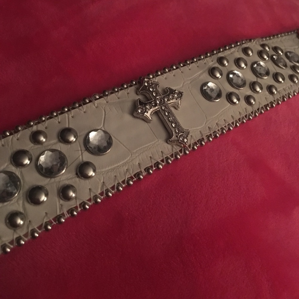White Rhinestone Belt - Picture 3 of 3