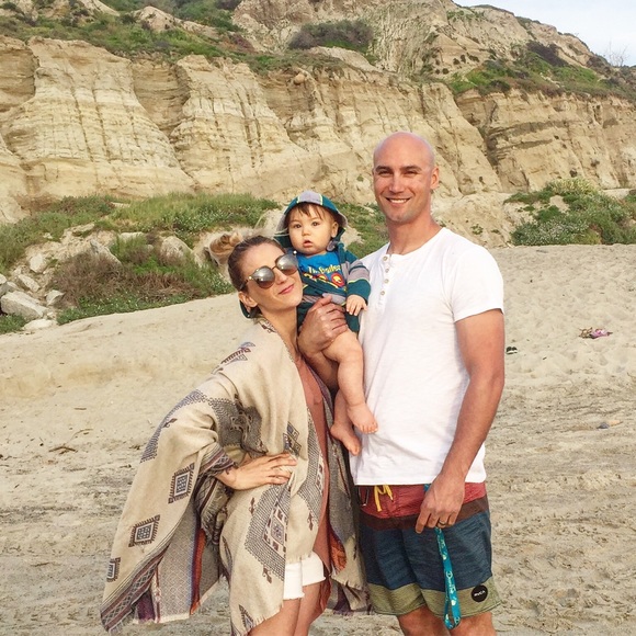 Meet your Posher, Taylor - Picture 2 of 5