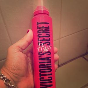 Victorias secret ultimate hairspray
