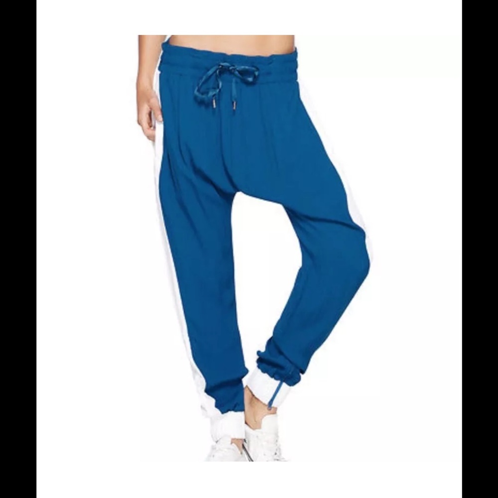 *SOLD* Lorna Jane women's Kerrie F/L active pants XS,S,M