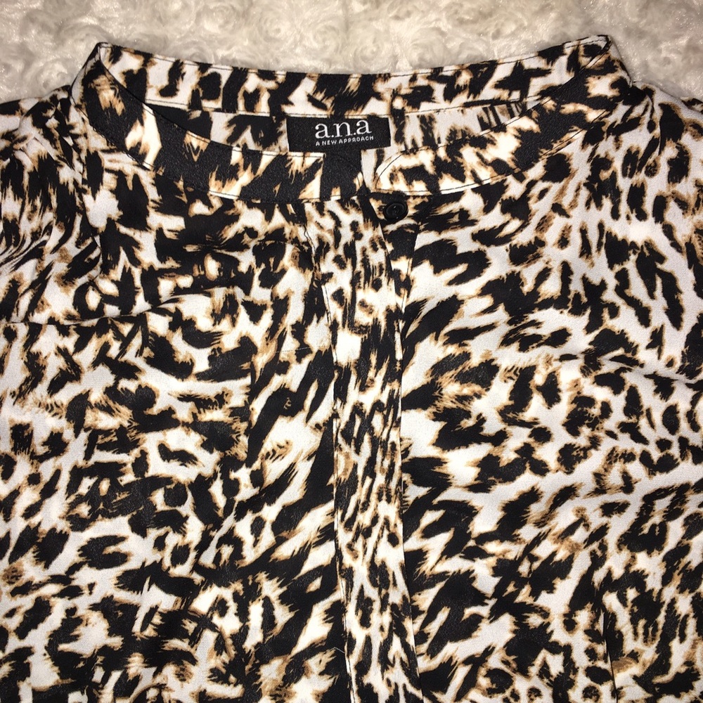 NWT Leopard Top - Picture 4 of 7