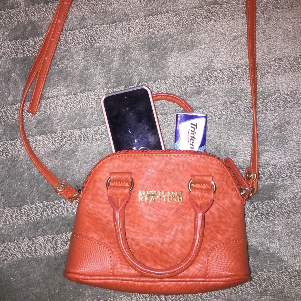 Used Kenneth Cole reaction crossbody mini bag