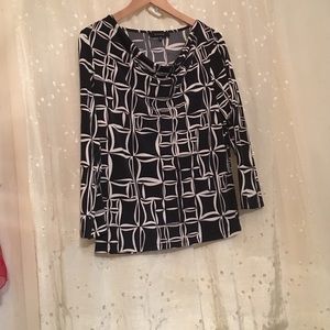 Jones wear medium black and cream