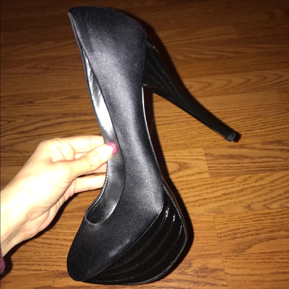 Bebe Riley - Picture 3 of 3