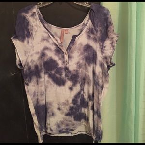 Cute tie dye top!