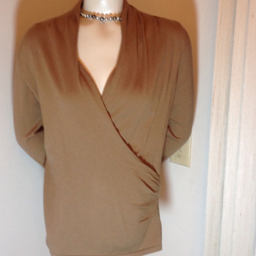 LIGHT WEIGHT TAN SWEATER