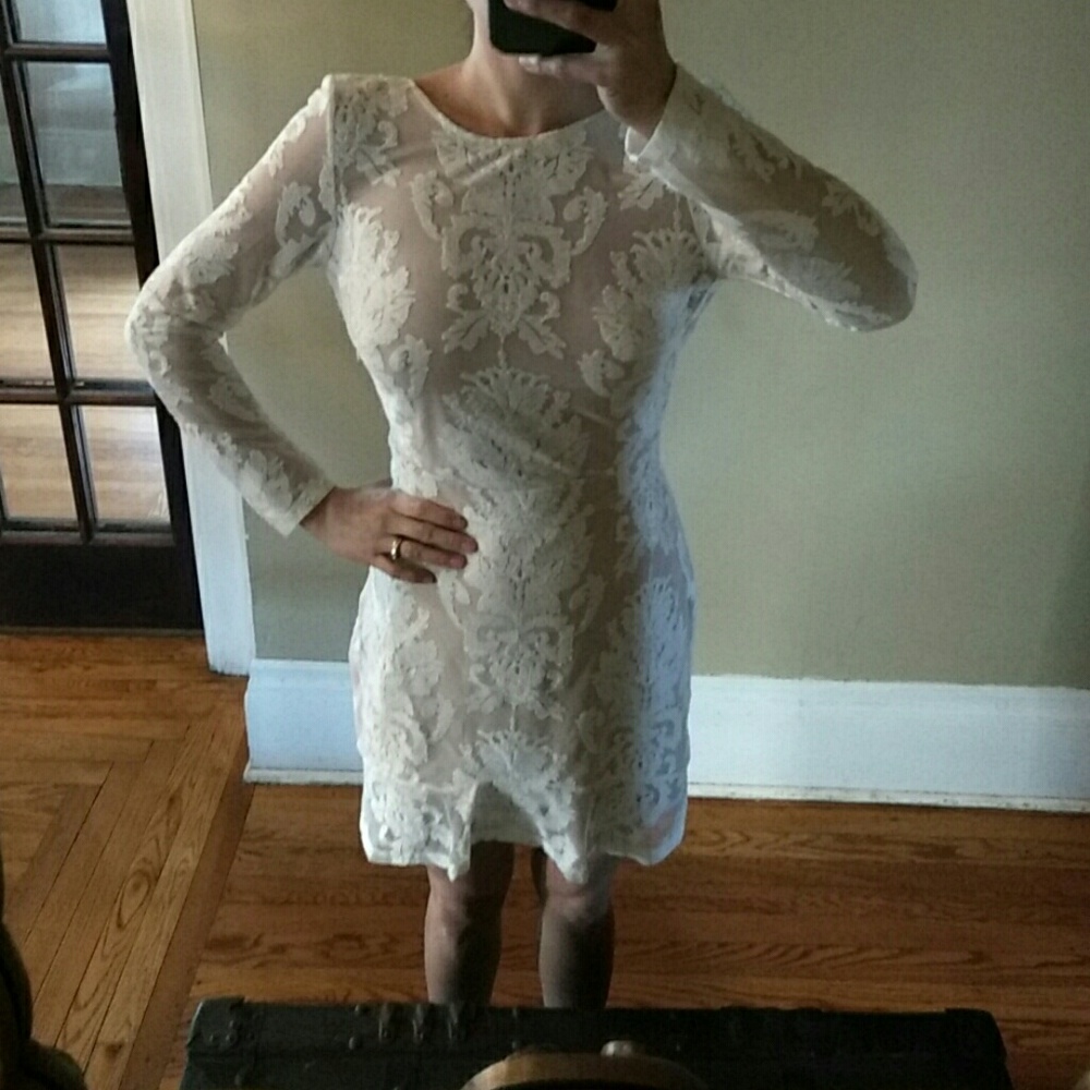 SOLD***For love and lemons Night to remember mini - Picture 3 of 5