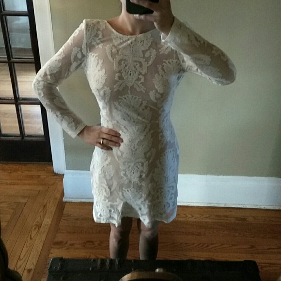 SOLD***For love and lemons Night to remember mini - Picture 3 of 5