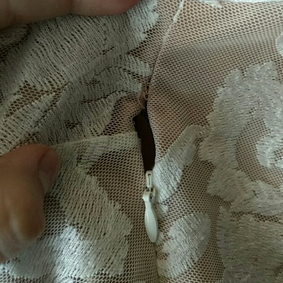 SOLD***For love and lemons Night to remember mini - Picture 5 of 5