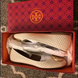Tory Burch- perforated reva ballert ( size 7)