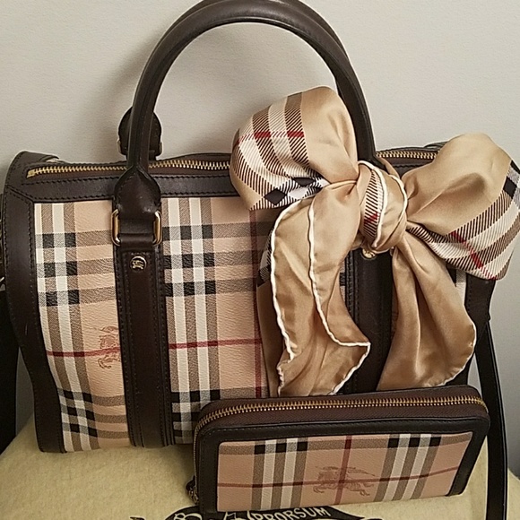 πBurberry Haymarket Alchester w/ walletπ - Picture 5 of 9