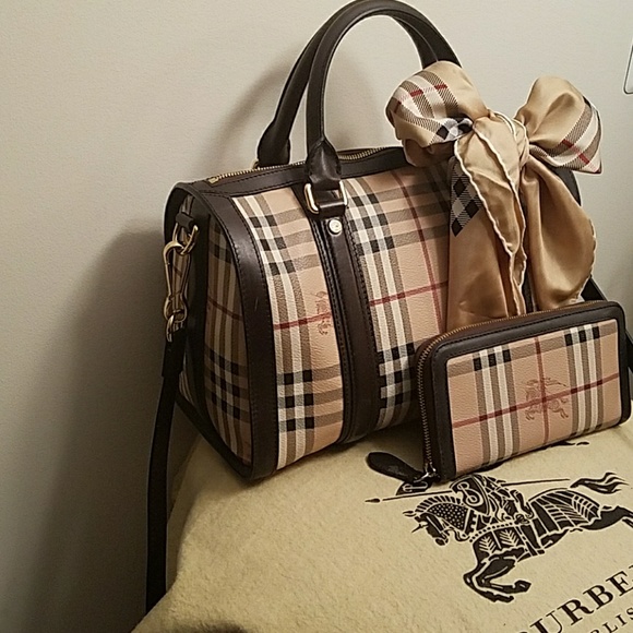 πBurberry Haymarket Alchester w/ walletπ - Picture 7 of 9