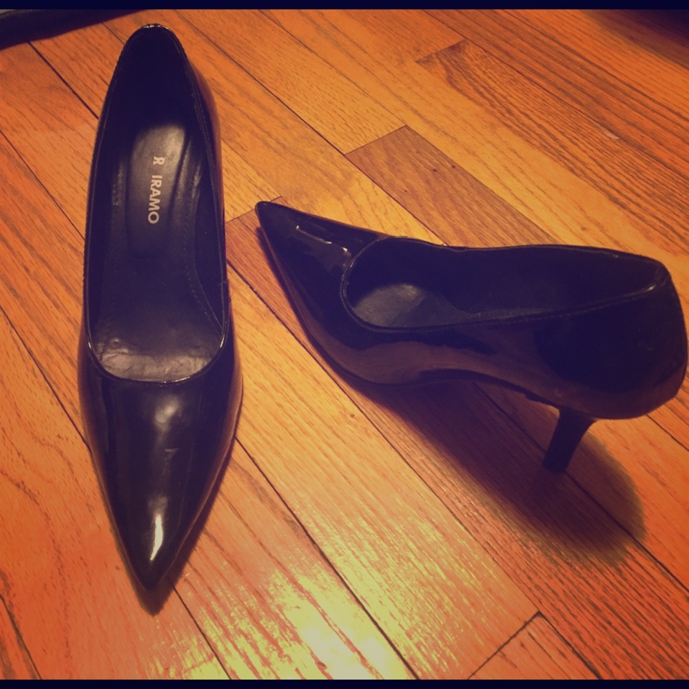 Black patent leather pumps