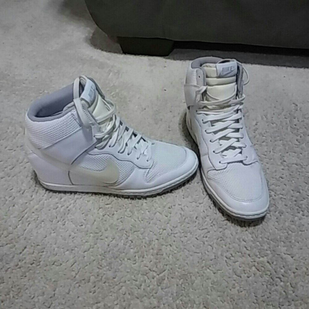 1 day sale😙 Nike wedge sneakers